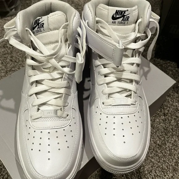 WMNS AIR FORCE 1 07 MID Size 11 - Picture 3 of 6